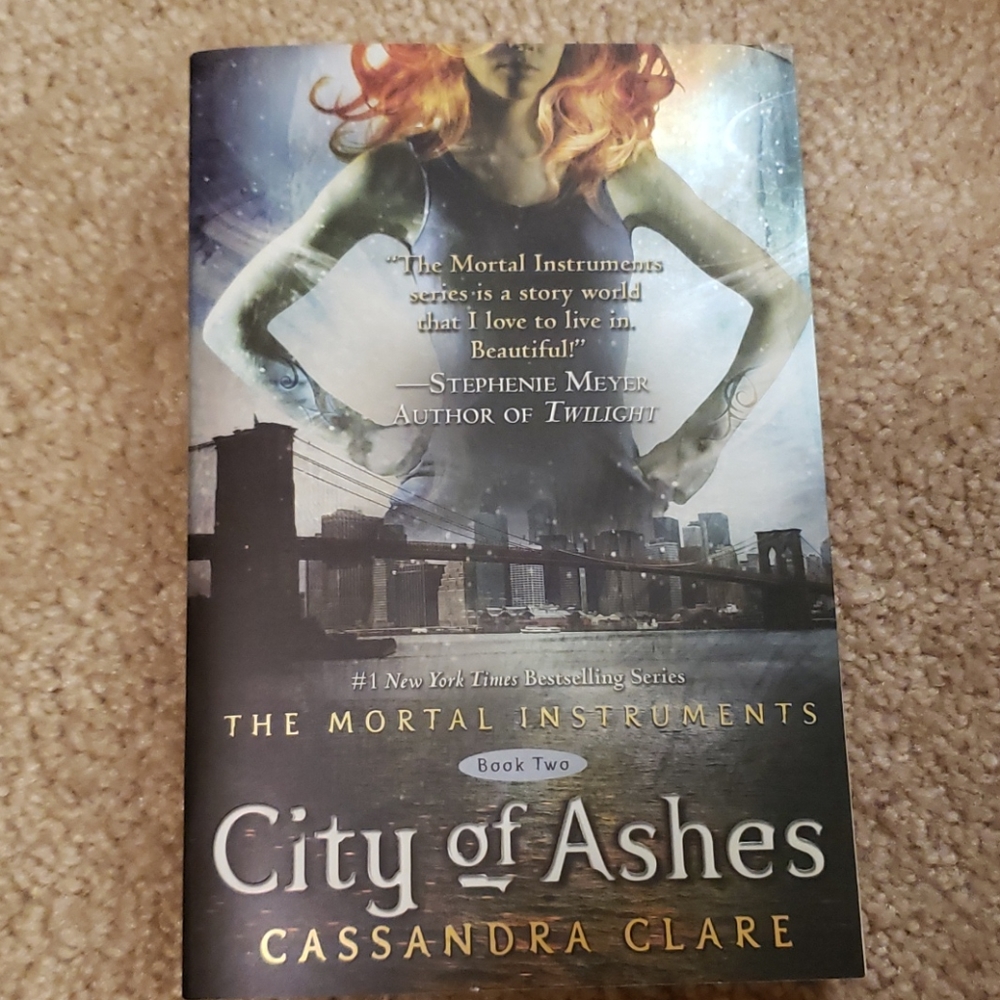 Books - Picture 2 of 5